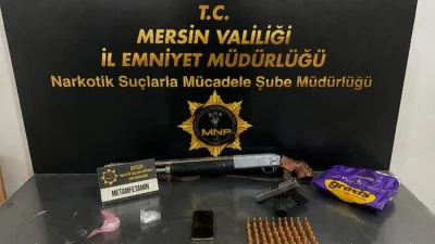 Mersin'in Akdeniz ve Yenişehir ilçelerinde sokak satıcılarına yönelik düzenlenen operasyonda