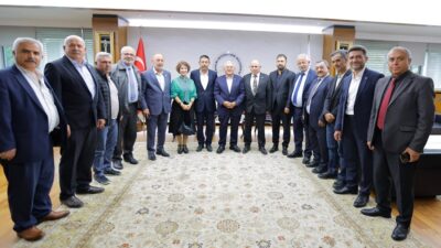 Kayseri Büyükşehir Belediye Başkanı Dr. Memduh Büyükkılıç, kent genelinde istişare