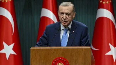 Cumhurbaşkanı Recep Tayyip Erdoğan, "Bir zamanlar sadece elitlerin kullanabildiği havayolunu,