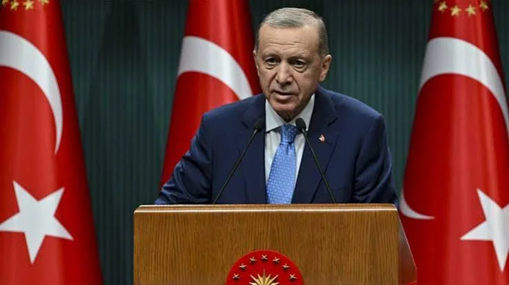 Cumhurbaşkanı Recep Tayyip Erdoğan, "Bir zamanlar sadece elitlerin kullanabildiği havayolunu,