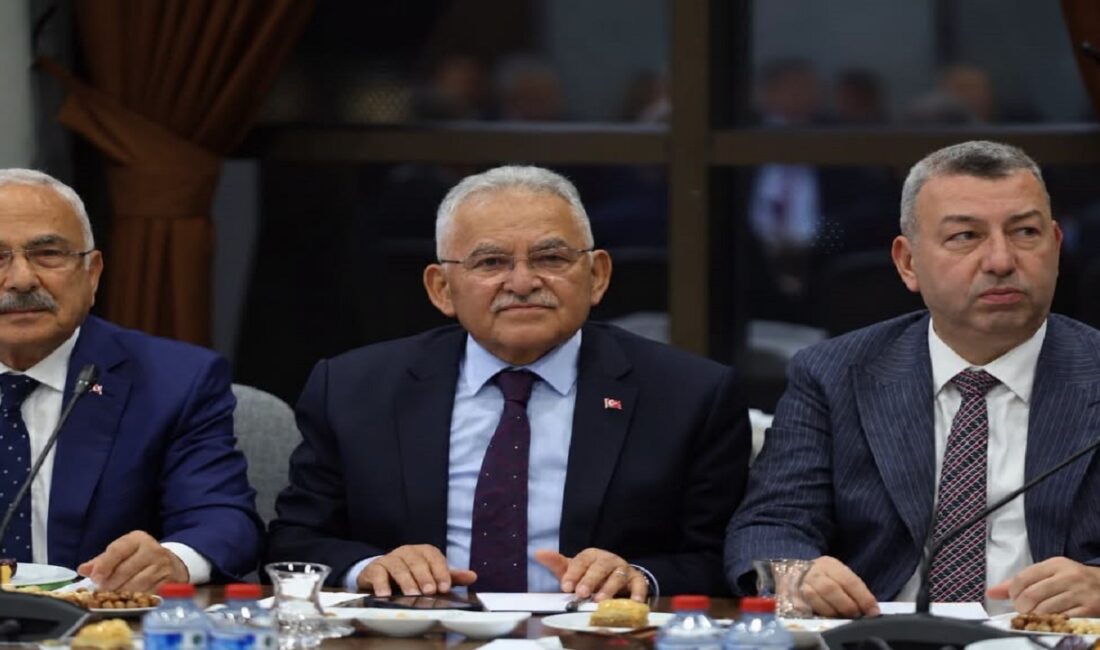 Kayseri Büyükşehir Belediye Başkanı Dr. Memduh Büyükkılıç, Ankara’da gerçekleştirdiği temaslar